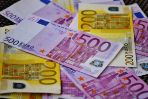 “€ 250.000 voor ingehuurde ambtenaar onacceptabel”